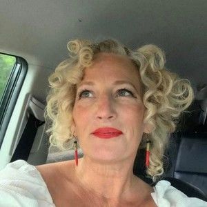 Meet your Posher, Kara